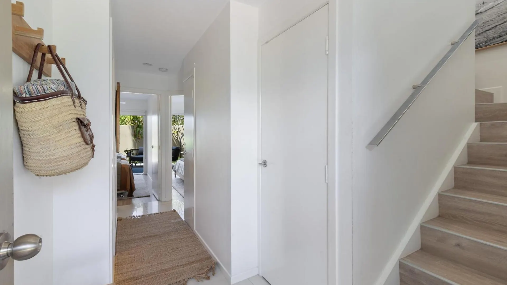 Apartment Riverfront Luxury, Poolside, Near Hastings Noosa Heads