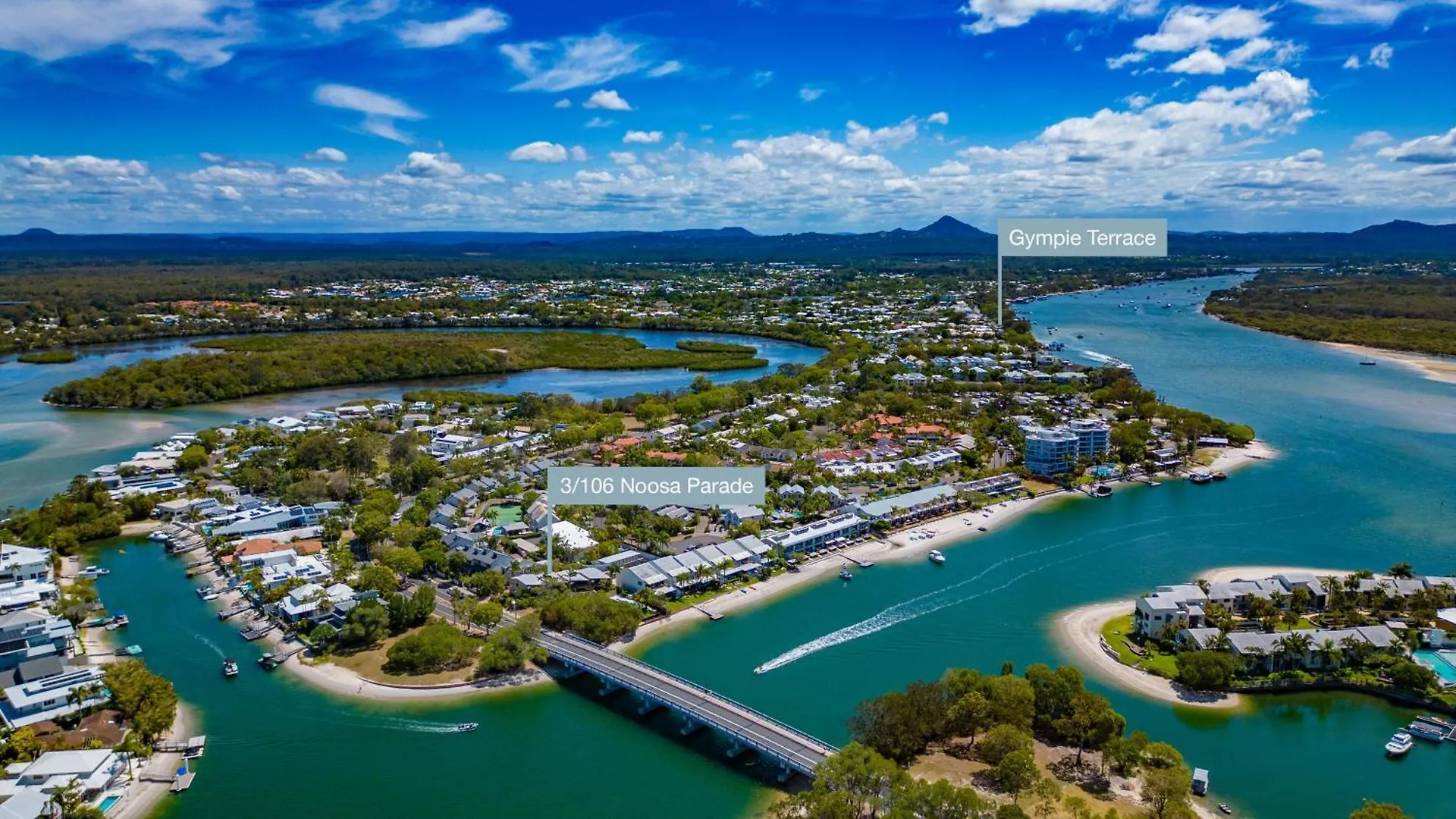 Riverfront Luxury, Poolside, Near Hastings Noosa Heads