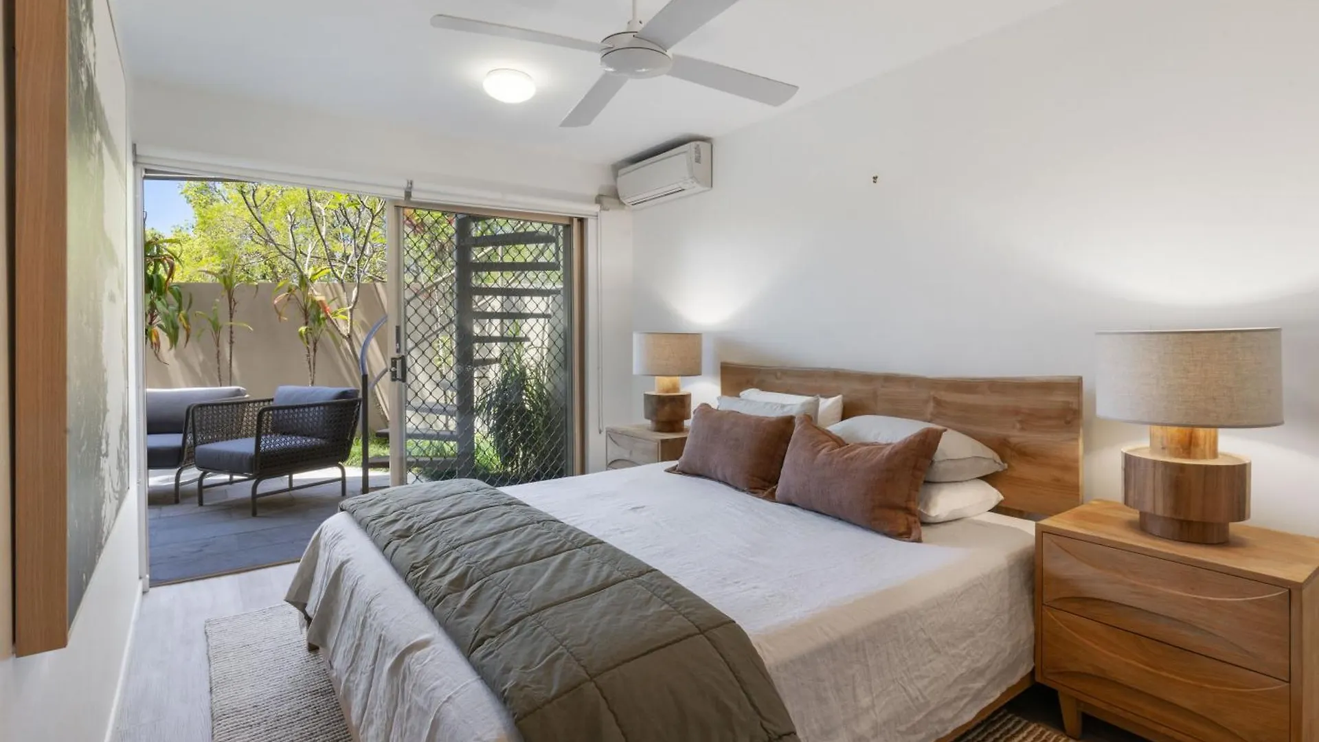 Riverfront Luxury, Poolside, Near Hastings Noosa Heads Australia