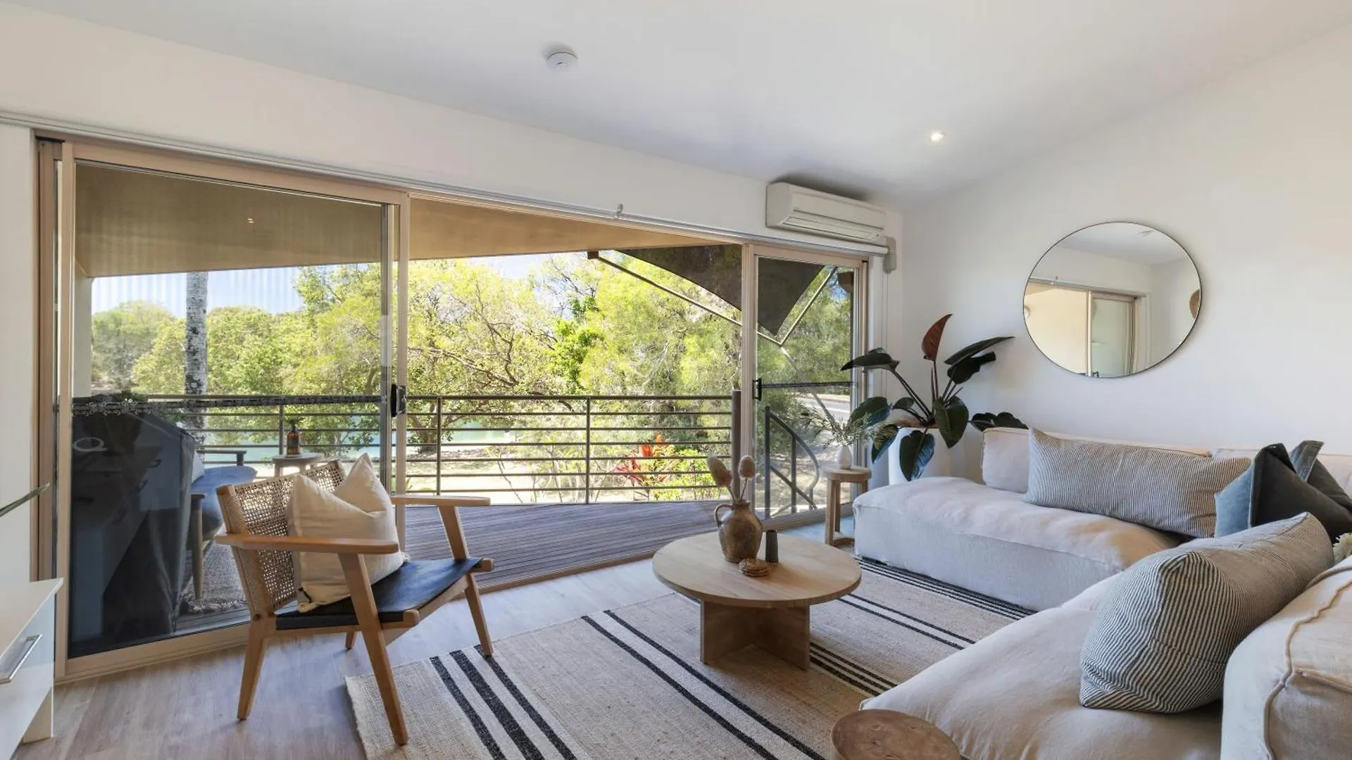 Riverfront Luxury, Poolside, Near Hastings Noosa Heads 0*,  Australien